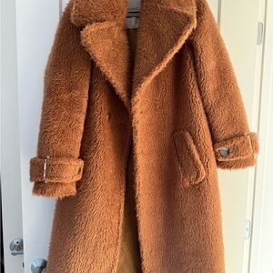 Designer Women's Cozy Faux Fur Coat in Tan